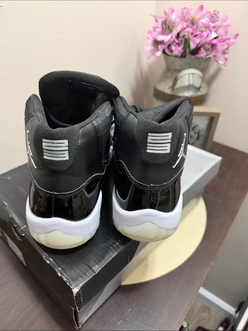 Nike Air Jordan 11 Retro 'Black/White' Men's Basketball Shoes - Picture 7 of 9
